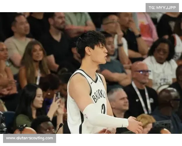 美媒关注前篮网球员亮相中国赛引热议球迷好奇易建联为何未现身